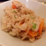 和食 瑞木 - 混ぜご飯アップ（ホタテや野菜が入ってよい香り）