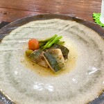 パスト エ カフェ 幸庵 - ●魚料理
      青アジのアクアパッツァ