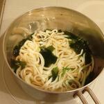 ディオ - 細うどんでかけうどんを作りました。このあと、カレーうどんの素材となります。(2022.06.14)