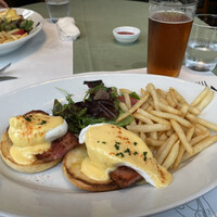 37 Steakhouse & Bar - 