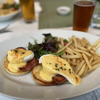 37 Steakhouse & Bar - 