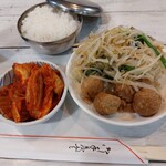 韓食班家 - 副菜とライス