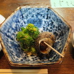 お通し（菜の花の胡麻和えとさざえ）