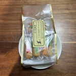 美鹿山荘 - グリーンカレーのおせんべい450円