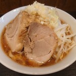 六麓 豚らーめん - ラーメン（麺300g、野菜普通、900円）