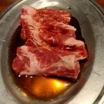 焼肉たまい - 牛カルビ(2022年6月17日撮影)