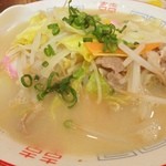 清龍 - 戸畑ちゃんぽん。
            ご当地グルメで売り出し中とのこと。細麺は新鮮な味わいでした！
            今日は暑くて汗だく(^_^