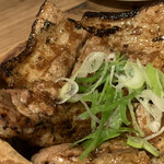 ビストロ炭焼肉酒場 チキンレッグ - 