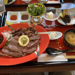 どんぶりめし つながり - 贅沢牛タン丼