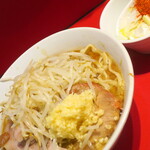 ラーメン二郎 - ラーメン半分＋ニンニク多め＋白ネギ
