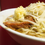 ラーメン二郎 - 豚の厚み