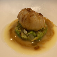 レグリエ - ウチワエビのポワレ、キャベツのブレゼ、アメリケーヌソース