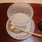 日本料理 柳燕 - 和三盆糖のミルクアイスとブラジルとグアテマラのブレンドコーヒー