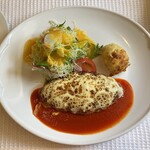 シェーヴル - ハンバーグステーキゴーダチーズ焼き　トマトソース