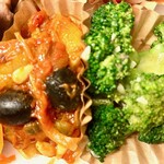 ヴィノテカ・メッシーナ - カポナータにブロッコリーのマリネ