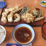 Yoroi - ハモ、海老定食