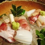 しのはら - 造り　大間平目縁側、金沢ノドグロ、三重アオリイカ、和歌山鰤、琵琶湖寒鯉