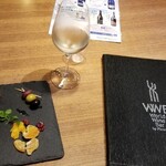 ワールドワインバー by ピーロート LINKS UMEDA店 - 