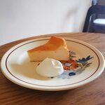 cafe orenchi + - ベイクドチーズケーキ