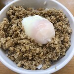 麺処ろくめい - 温玉そぼろ丼