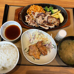 やよい軒 彦根店 - ポークカットステーキ定食　と　ミニ唐揚げ