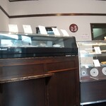 篠原商店 - 店内
