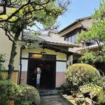 あつた蓬莱軒 本店 - 外観