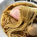 Sagamihara 欅 - 流れるような細長麺