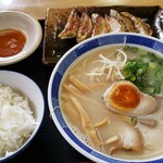 ラーメン　蔵 - 餃子定食