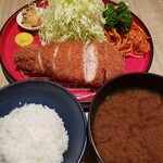 とん久 - しじみ汁をチョイス