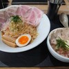 醤油らーめん ピース 本町店