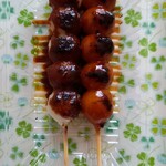 スイーツテイクアウト ジュラク - 八丁みそ（左）みたらし（右）