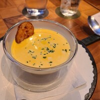 ザ タヴァン グリル＆ラウンジ - 