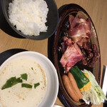 焼肉割烹 月と蓮 - お肉と、ご飯小