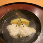 Ta Getsu - ランチコース２０７９０円。鱧と賀茂茄子の椀。鱧は葛たたきに、賀茂茄子はサッと油通しをしてから油抜きをしてあります。素材と技の結晶です（╹◡╹）（╹◡╹）