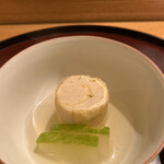 日本料理 太月 - ランチコース２０７９０円。帆立真薯信太巻き。見た目は帆立貝柱そっくりですが、裏ごししてありフワフワです（╹◡╹）