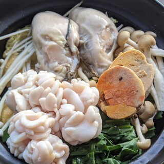 Nagomiya Hitoyo - 痛風鍋　牡蠣、白子、アンキモ、大エビ