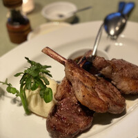 37 Steakhouse & Bar - 