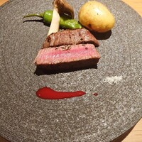 RYORIYA KAWASAKI - 肉料理 45gとのことですが、前菜からしっかりボリュームがあるので女性や小食の方は十分だと思います。6600円のコースは90gでコースターの違いは肉料理の量のみとのことです。柔らかく最高です。