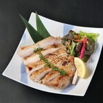 Grilled young chicken with salt koji