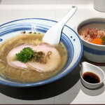 淡麗拉麺 己巳 - 鴨×鶏　浅利煮干らーめん塩（トリュフペースト付）1,200円