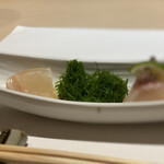 池袋 鮨 貴山 - スズキとイサキのお造り