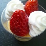 パティス アキヤマ - いちごプリン