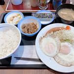 松屋 - 料理写真:ソーセージエッグW定ミニ牛皿