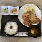 巴食堂 - 生姜焼き定食950円