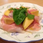 リゴレット - 生ハムと季節のフルーツ　Prosciutto crudo e frutta
            