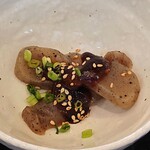 鳥焼 なか村 - 鳥焼 なか村 ＠西葛西 ランチ チキンカレーに付く小鉢は蒟蒻の味噌田楽