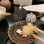 天ぷら 天源 - 海老の中の芯はレア