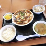 横浜うさぎ - カキ油豆腐定食