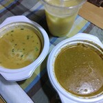 SATHI - ダル(豆)カレー、チキンほうれん草カレー、マンゴーラッシー